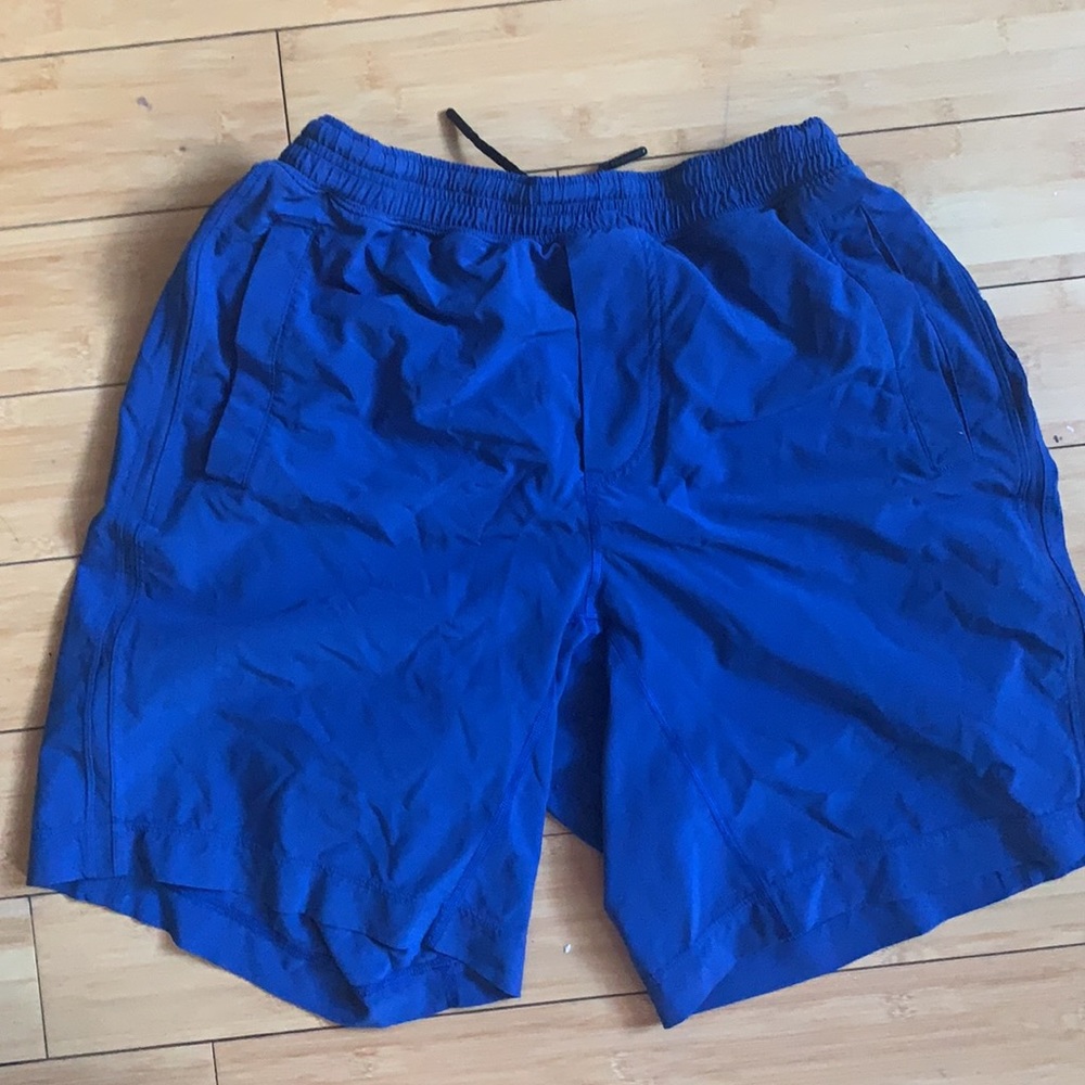 Lululemon Pace Breaker short in blue 9 inch lined